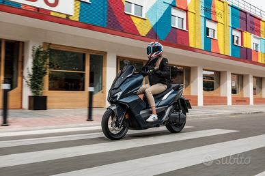 NERVA LIFT 125 ELETTRICO AUTOSTRADA CASCO E CATENA