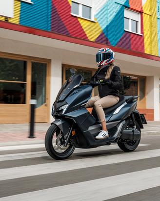 NERVA LIFT 125 ELETTRICO AUTOSTRADA CASCO E CATENA