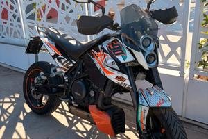 Ktm duke 690