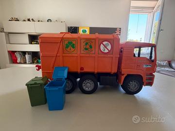 bruder 03760 - MAN TGS camion della nettezza urban