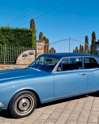 Rolls Royce Corniche Coupe book service