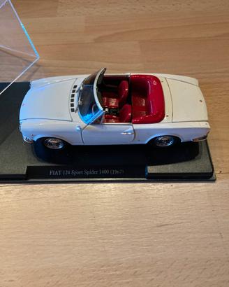 Modellino Fiat 124 Sport Spider 1/24