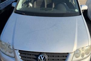 VOLKSWAGEN TOURAN DEL 2006 PER RICAMBI