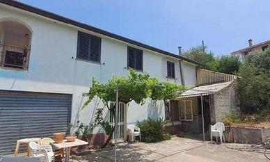 Immobile in asta di 316 m² con 4 locali a Oliena