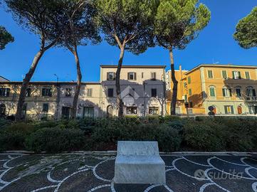 5 LOCALI A PONTEDERA