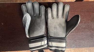 Guanti da portiere