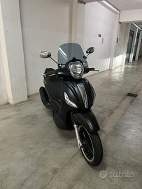 BEVERLY 300 ANNO 2019 - MODELLO POLICE ABS