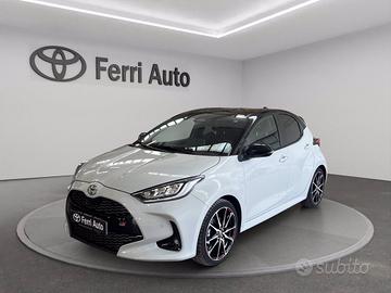 TOYOTA Yaris 1.5h 130 gr sport