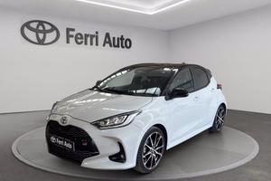 TOYOTA Yaris 1.5h 130 gr sport