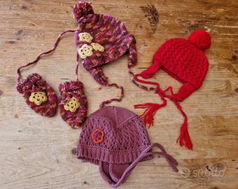 Lotto cappellini/guantini neonati farti a mano 