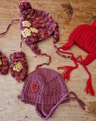 Lotto cappellini/guantini neonati farti a mano 