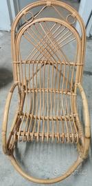 sedia a dondolo in vimini