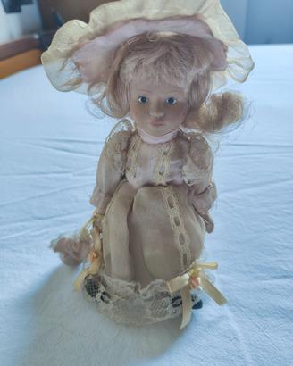 Bambolina in ceramica vintage 16cm