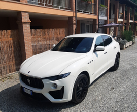 Pazzesco Maserati Levante 250 cv Grandsport