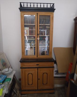 vecchia credenza