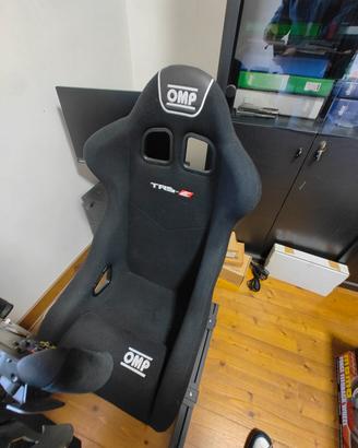 Postazione di guida+Volante Thrustmaster
