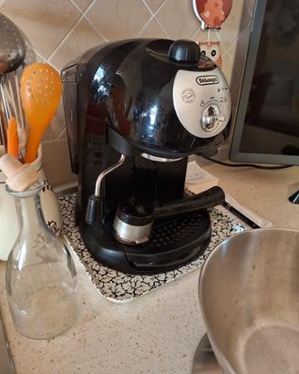 Macchina per caffè espresso De Longhi come nuova