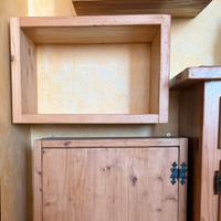 Mobiletto in legno con anta + 2 mensole abbinate