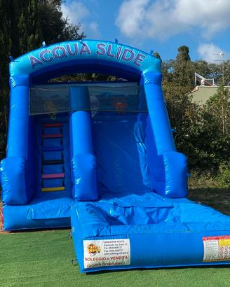 Gioco Gonfiabile ad acqua con scivolo
