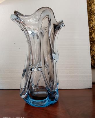 vaso in vetro soffiato azzurro sfumato