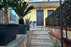 Via Crocieri, villetta con ampi spazi esterni