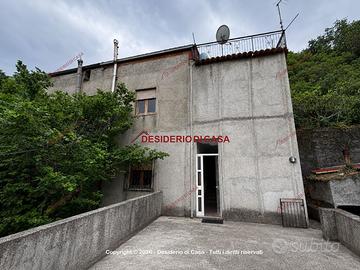 Casa, Sant'Angelo di Brolo.