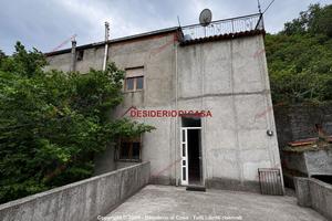 Casa, Sant'Angelo di Brolo.