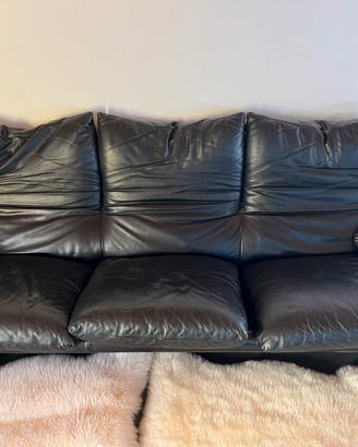 Cassina Maralunga, Vico Magistretti. Pelle  3+2