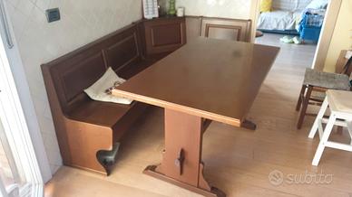 Tavolo in legno 