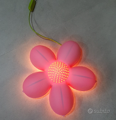 Lampada Ikea a forma di fiore
