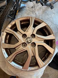 4 Cerchi in lega Yaris