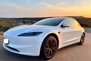 Model 3 NV35 RWD Premium