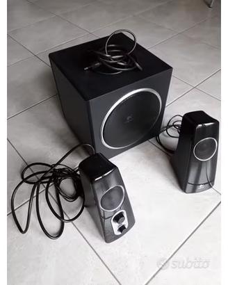 Subwoofer + 2 tastiere + mouse + 7 paia di cuffie