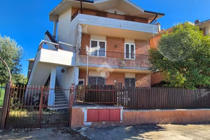 3 LOCALI A TARQUINIA