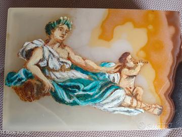 Scatola Decò in alabastro dipinto. Venere ed Eros