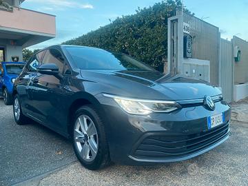 Volkswagen GOLF 8 1.0 eTSi 110Cv DsG LIFE
