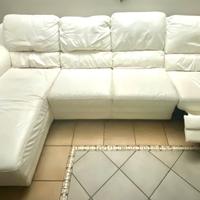 Divano con postazione relax e chaise longue