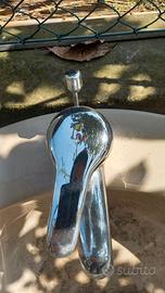 Lavandino tondo con miscelatore