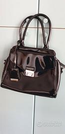 Borsa in vernice con doppi manici CLARK