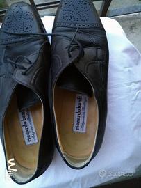 Scarpe nere eleganti da uomo con stringhe 