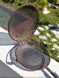 Antico cuoci castagne con manico e gancio