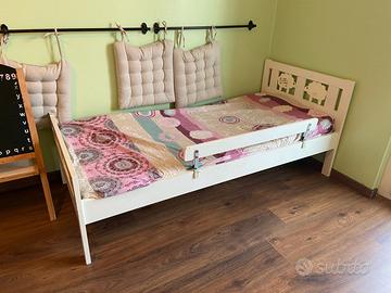 IKEA armadio STUVA, letto KRITTER, libreria BILLY