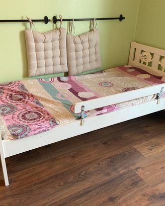 IKEA armadio STUVA, letto KRITTER, libreria BILLY