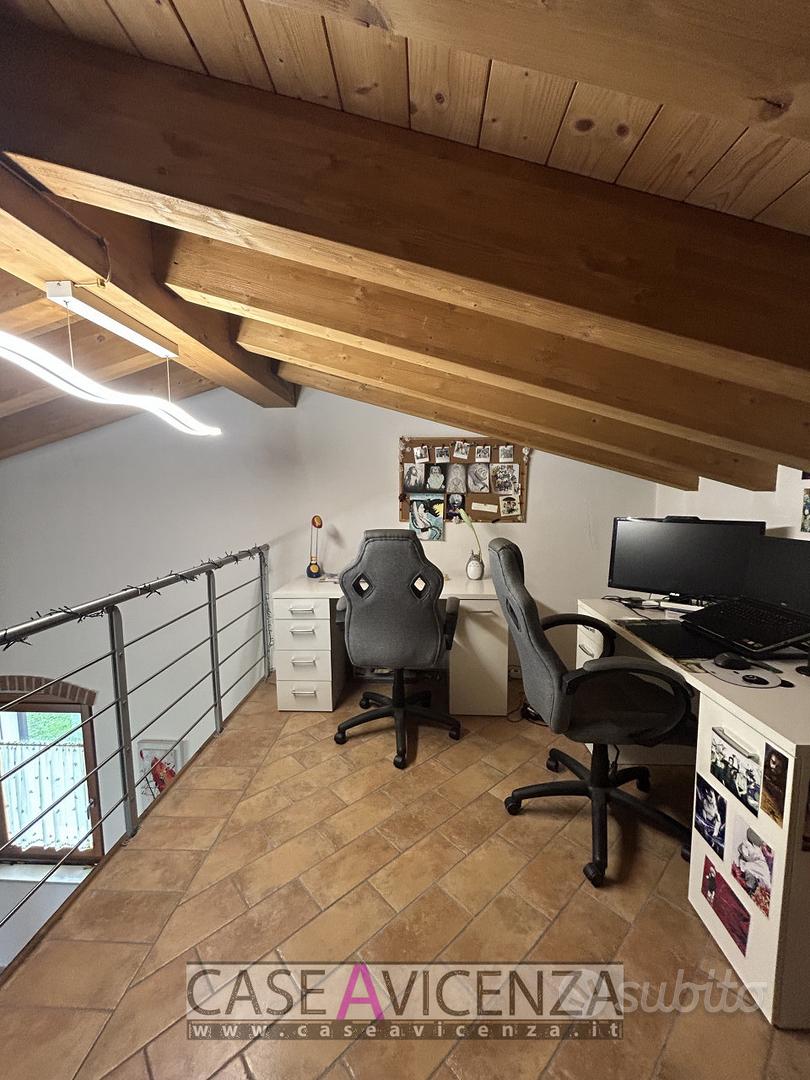 villa singola già suddividibile in due unità - Altro