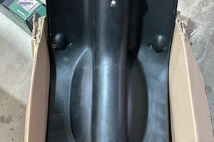 Controscudo Retroscudo e pedana piaggio zip Rst sp