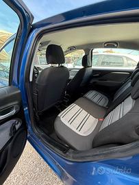 Fiat punto evo 1.2 ben adatta neo patentati