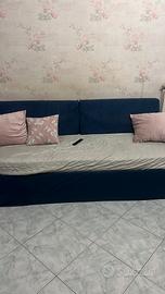 como con comodini,letto contenitore, cameretta 