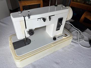 Macchina da cucire Necchi Type 502 con custodia
