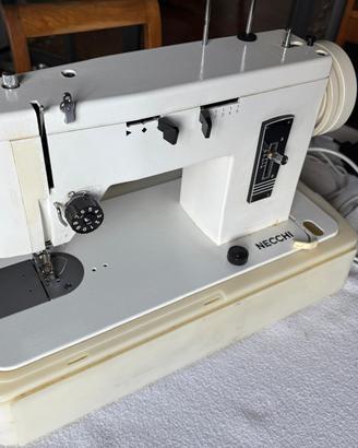 Macchina da cucire Necchi Type 502 con custodia