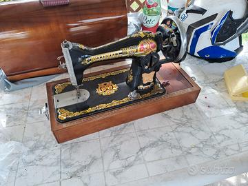 Macchina da cucire vintage butterfly